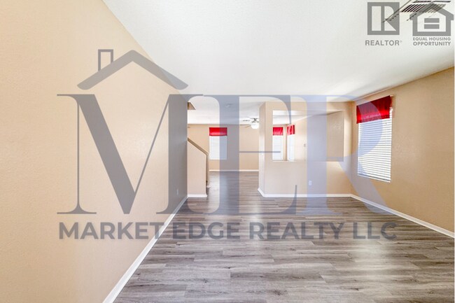 Foto del edificio - 4Bed/2.5Bath Home at 83rd Ave/Olive Ave! R...