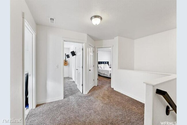 Building Photo - 4 br, 2.5 bath House - 1001 Stonehaven Dr.