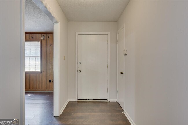 Building Photo - 4431 Whisperwood Dr