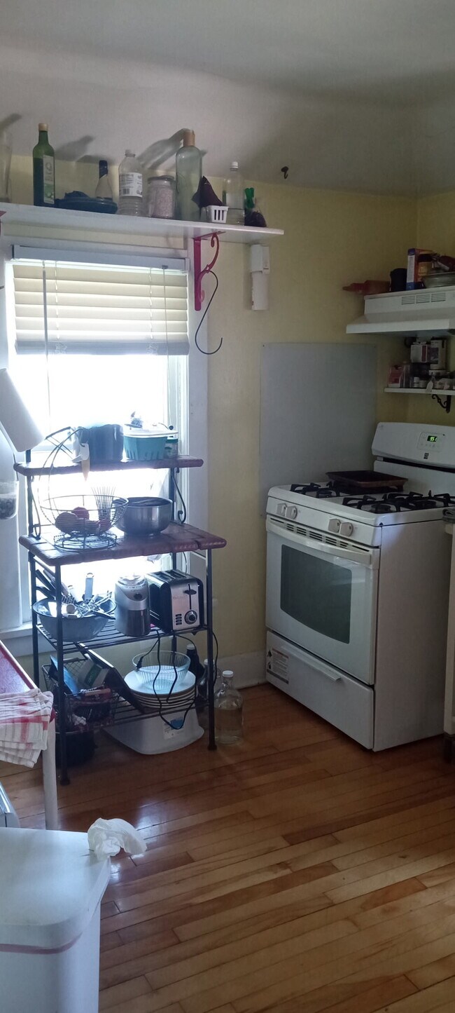 cocina - 2337 E Johnson St