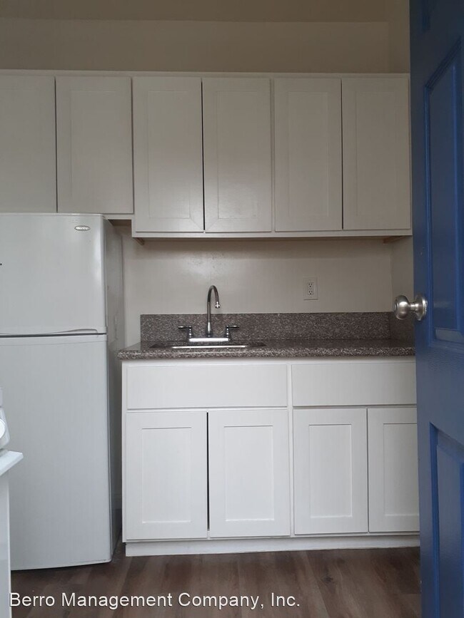 Foto del edificio - 1724 E 4th St