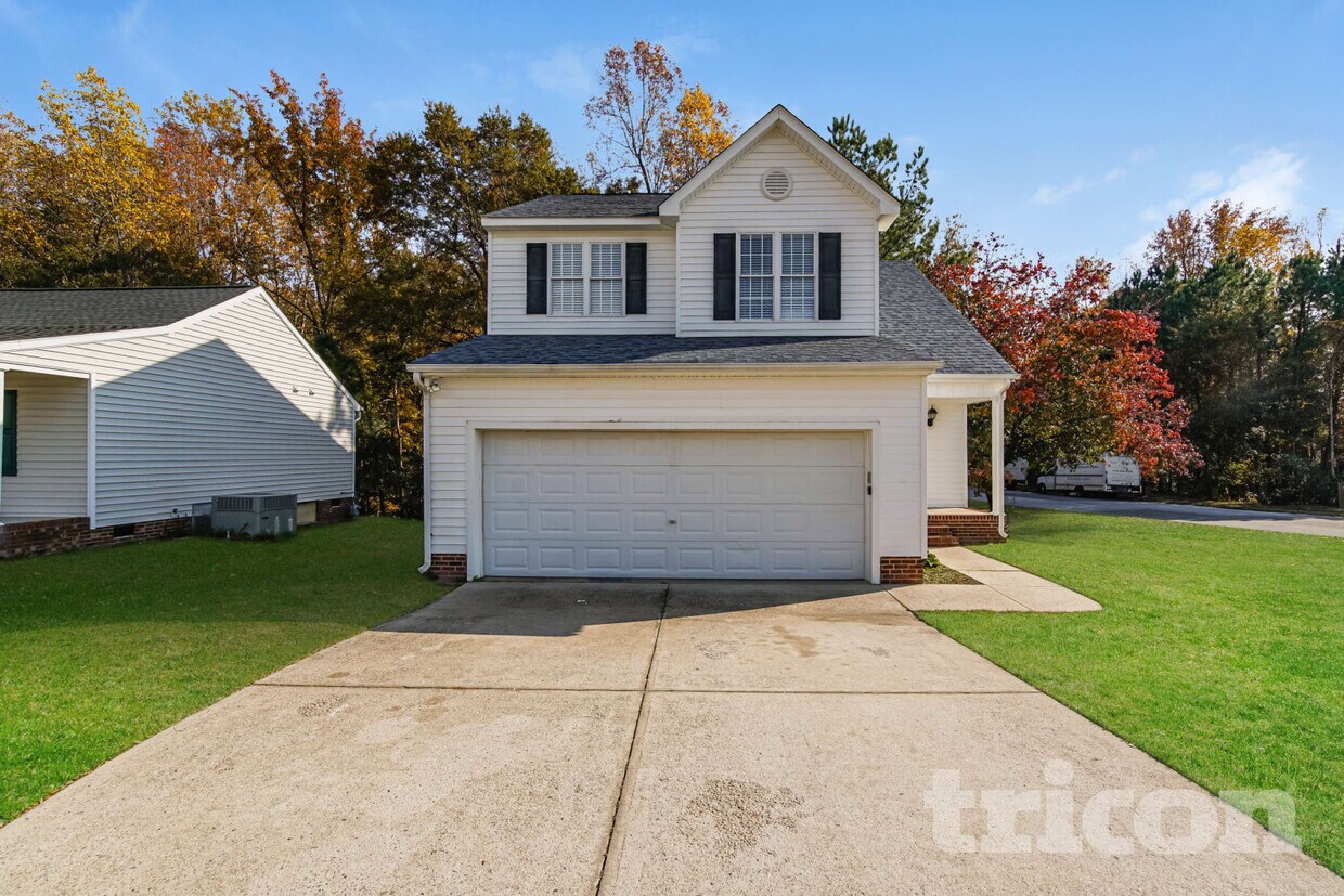 Foto principal - 3929 Grandover Dr