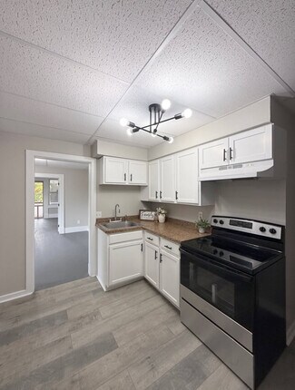 Building Photo - 341 Allen St