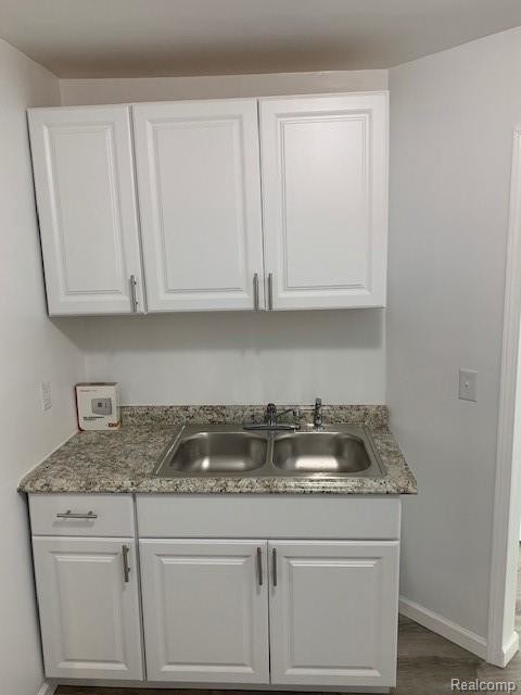Building Photo - 833 Heights Unit A Rd