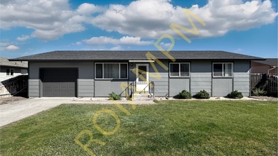 Building Photo - 224 Pasherma Kay Dr