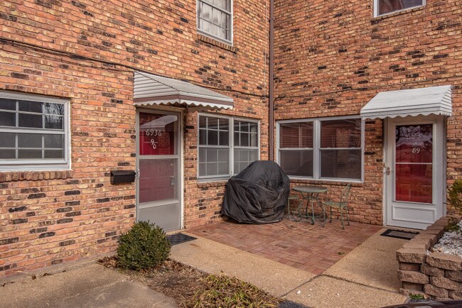 Building Photo - 6936 Colonial Woods Dr