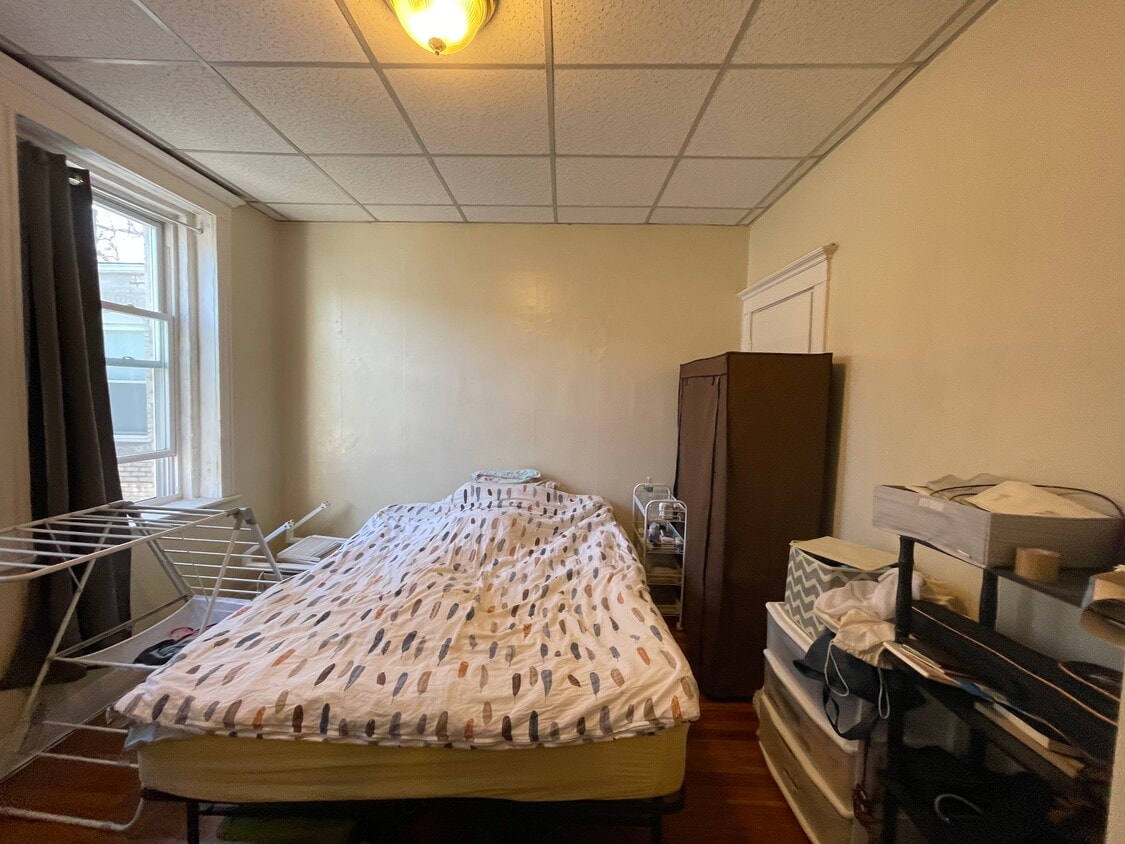 Primary Photo - 164 Kelton St