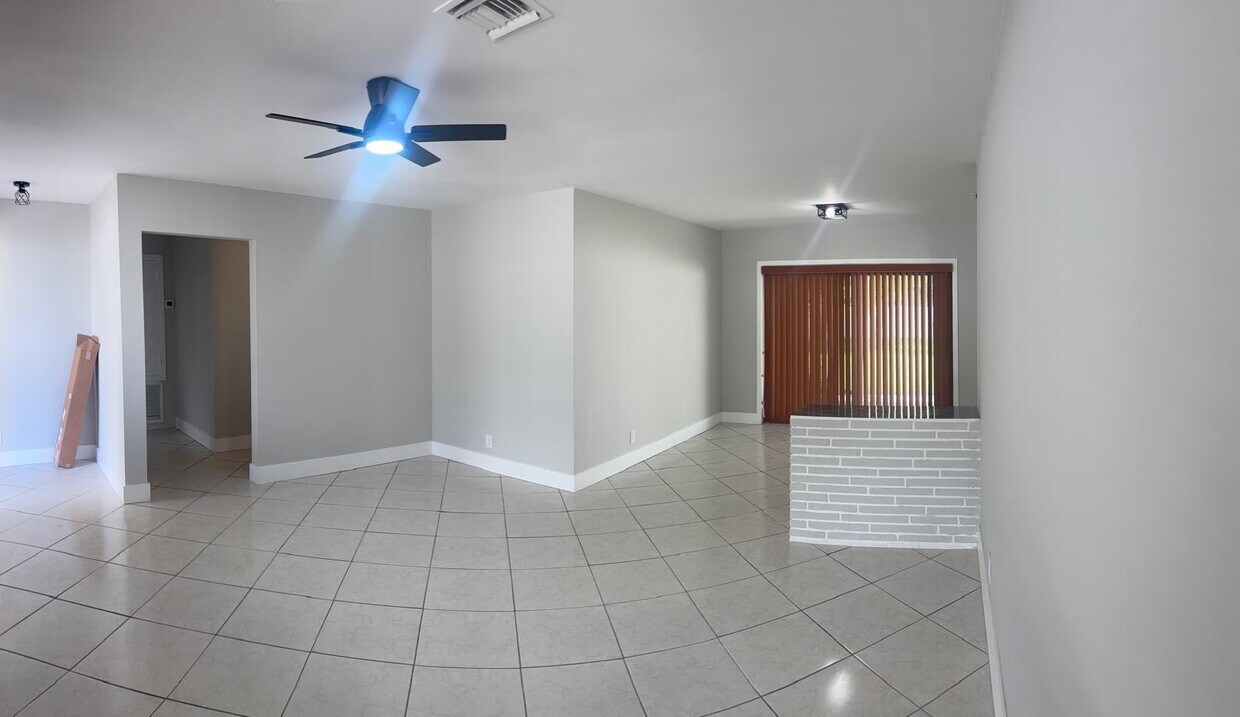 Foto principal - 5020 Tyler St
