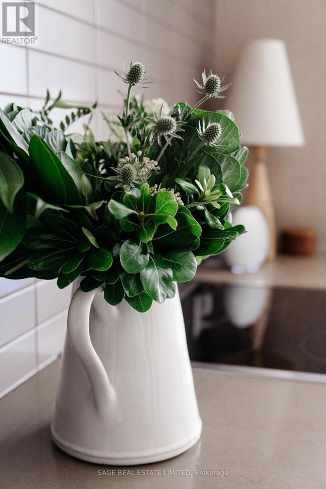 Building Photo - 455 Front St E