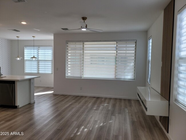 Building Photo - 2754 S Apache Dr