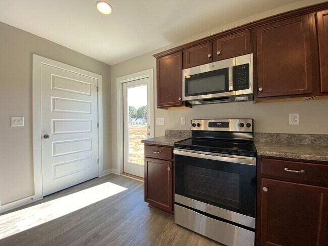 Foto del edificio - Beautiful home for Rent in Talladega, AL!!...