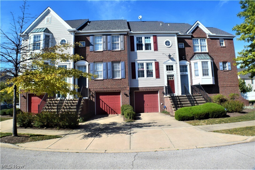 Primary Photo - 8207 Beacon Pl
