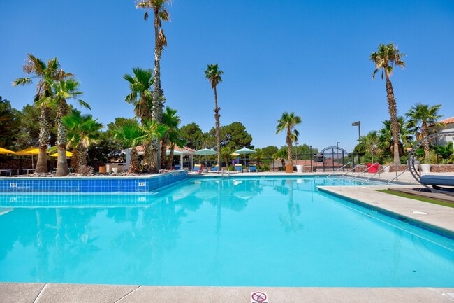Resort Style Swimming Pool - The Retreat