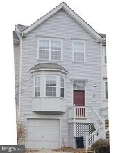 Building Photo - 113 Frazer Dr