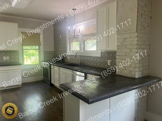 Building Photo - 2-Bed 1-Bath House