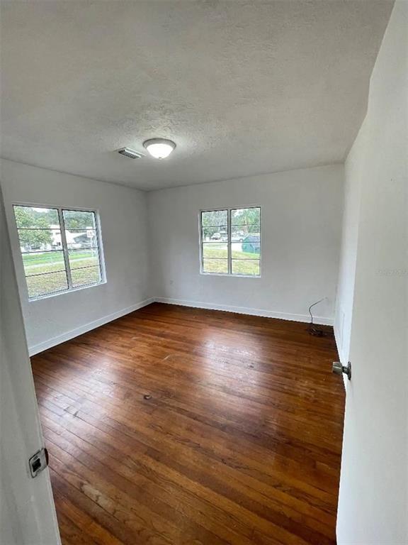 Building Photo - 1045 E Lake Parker Dr