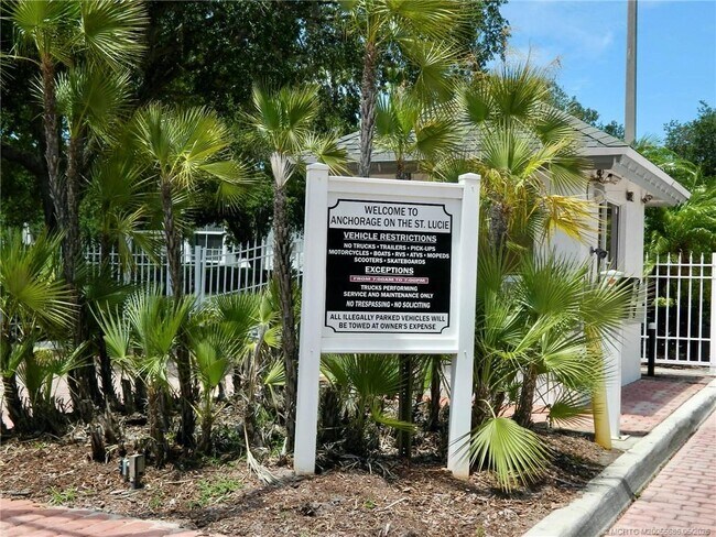 Building Photo - 2506 SE Anchorage Cove