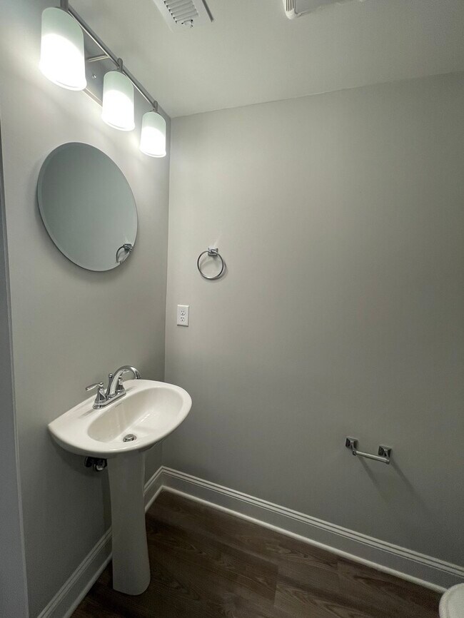 Foto del edificio - 4835 Moon Lk Ln