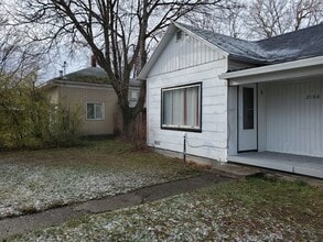 Building Photo - 2106 3rd St