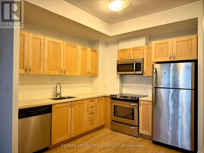 Building Photo - 540-540 Bur Oak Ave