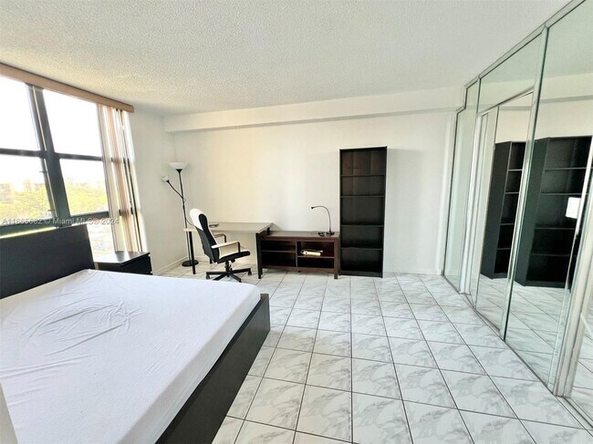 Foto del edificio - 11790 SW 18th St