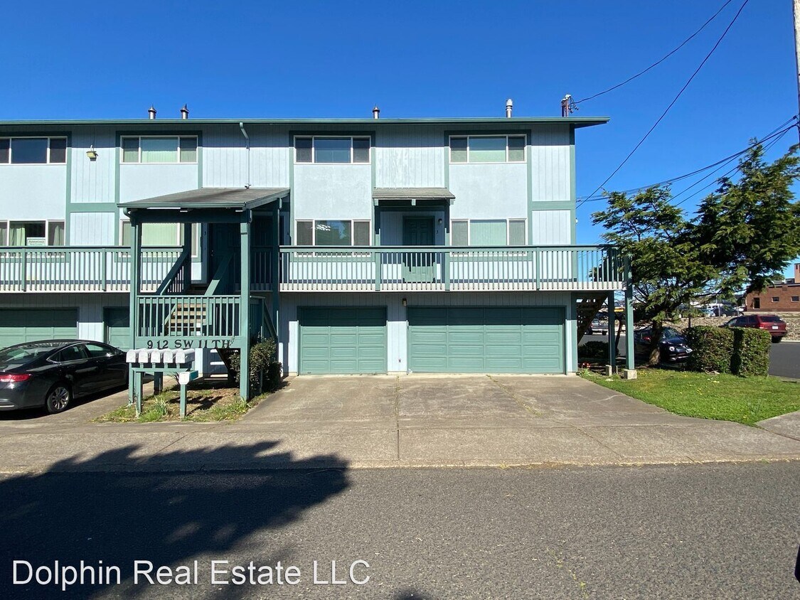 Primary Photo - 2 br, 1.5 bath House - 912 SW 11th St. #4