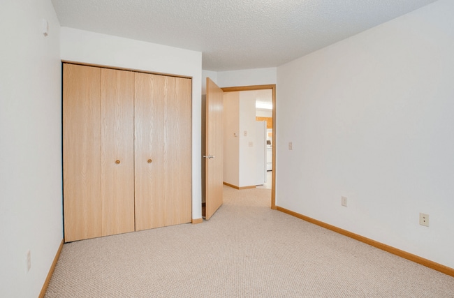 Building Photo - Savanna Apartments