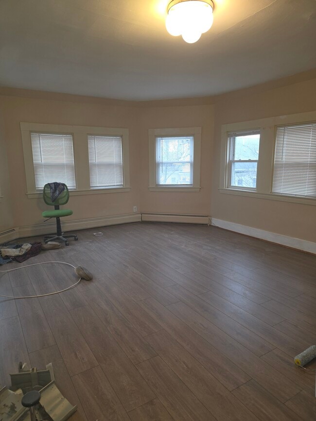 Building Photo - 139 Antrim St