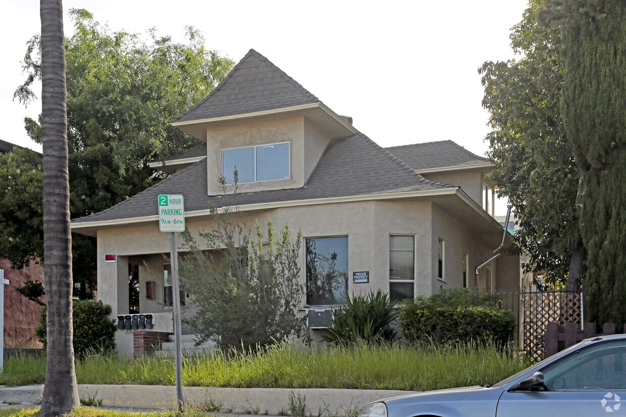 Primary Photo - 7246-7248 Bright Ave
