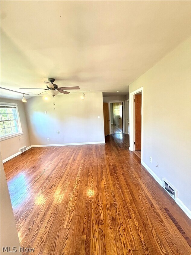 Foto del edificio - 28175 Shaker Blvd