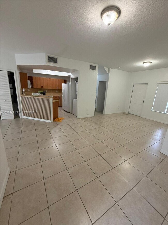 Foto del edificio - 681 SW 7th St