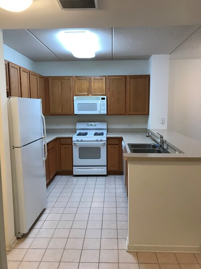 Foto del edificio - 656 Pearson St