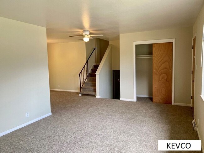 Building Photo - Great Home with Huge Yard