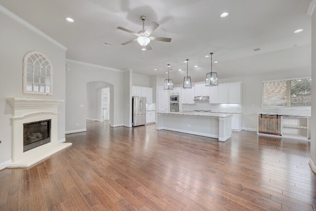 Building Photo - 4304 Valley Oaks Dr