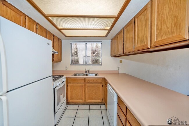 Building Photo - 1414 W Santa Maria Way