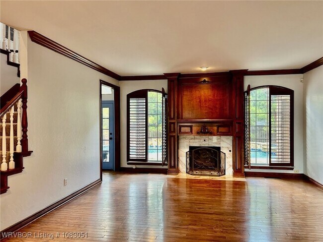 Foto del edificio - 1801 Oak Forest Dr
