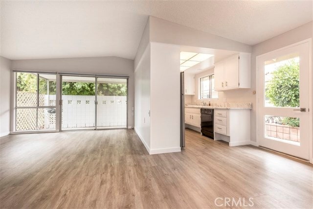 Building Photo - 735 Avenida Majorca