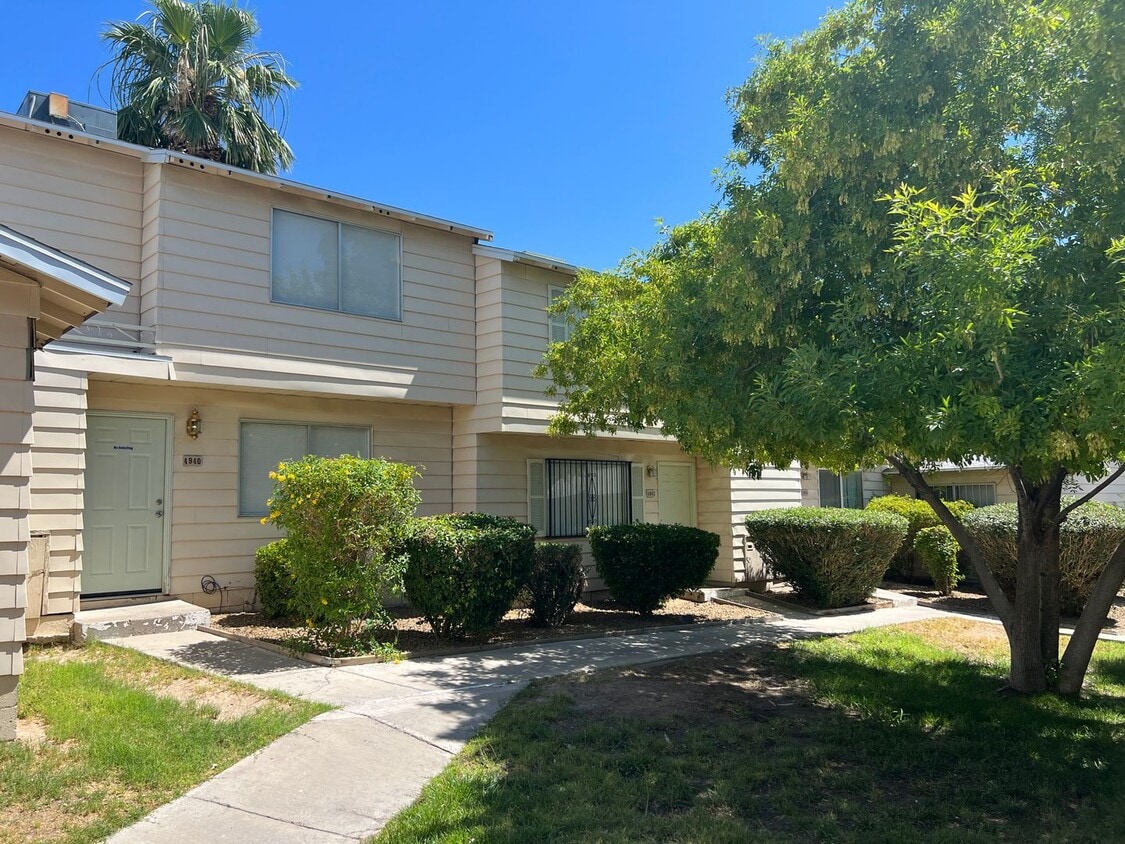 Primary Photo - 2 Story Townhome