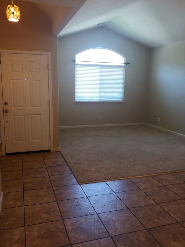 Foto del edificio - 1873 De Anza Way