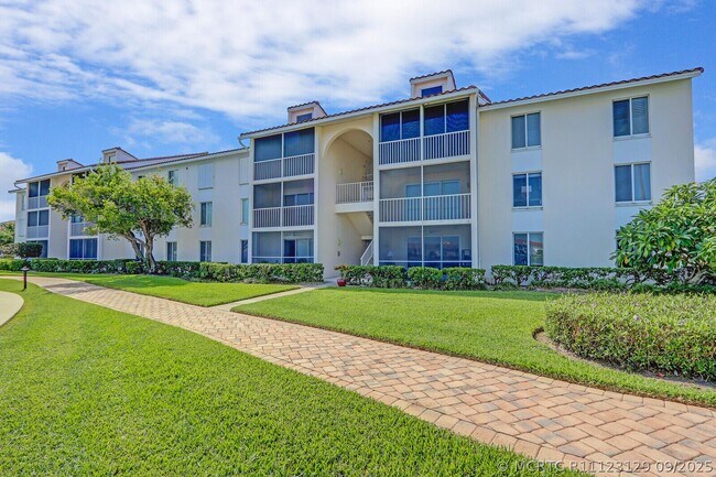 Building Photo - 4444 NE Ocean Blvd