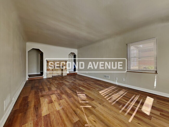 Building Photo - 5564 Raceview Ave