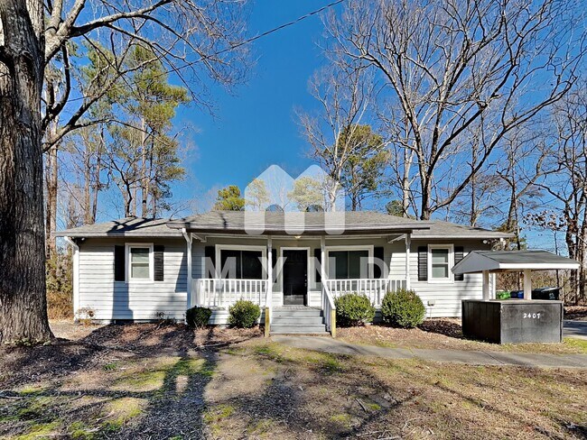 Building Photo - 2407 Maplewood Ln