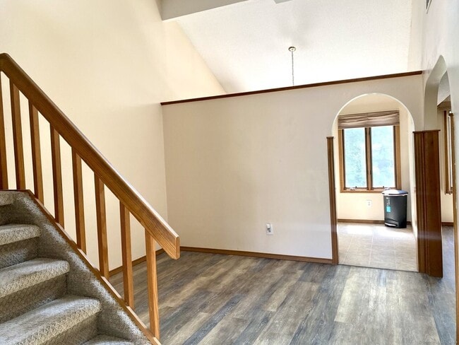 Building Photo - 101 Copper Beech Dr