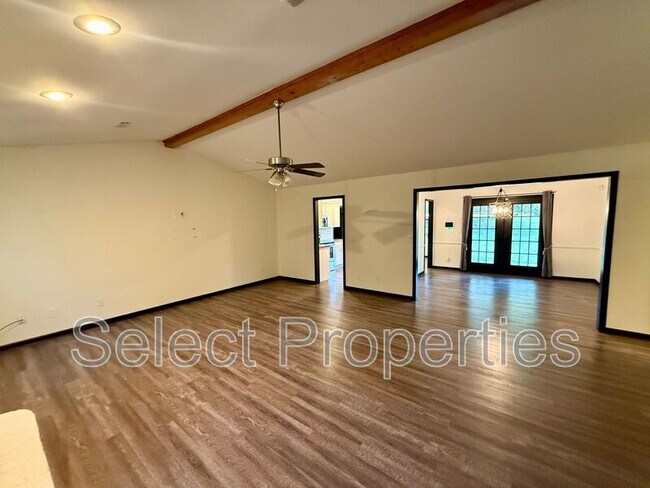 Foto del edificio - 606 Shadow Ridge Dr