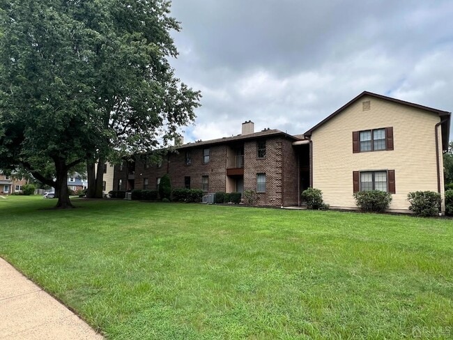 Building Photo - 18 Foxhall