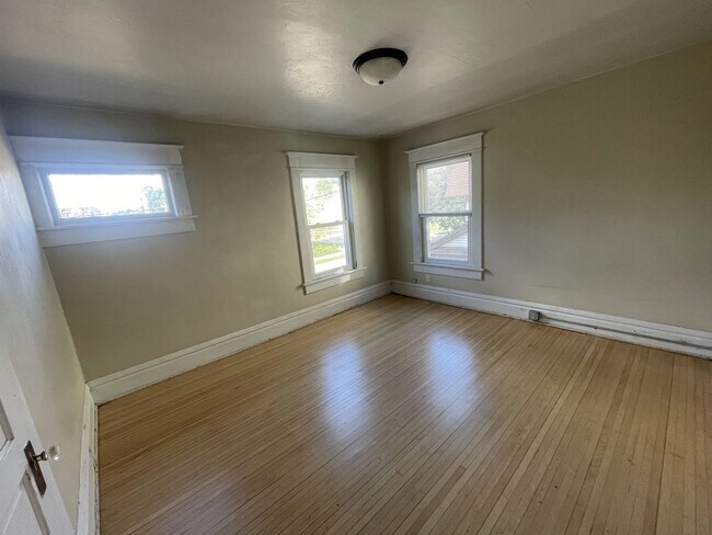 Building Photo - 509 High Ave