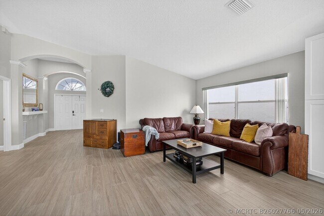 Foto del edificio - 15155 Newquay Ct