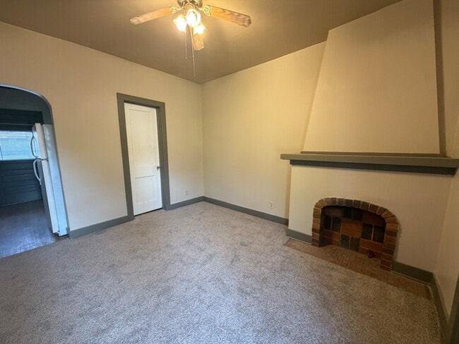 Foto del edificio - 312 W 9th Ave