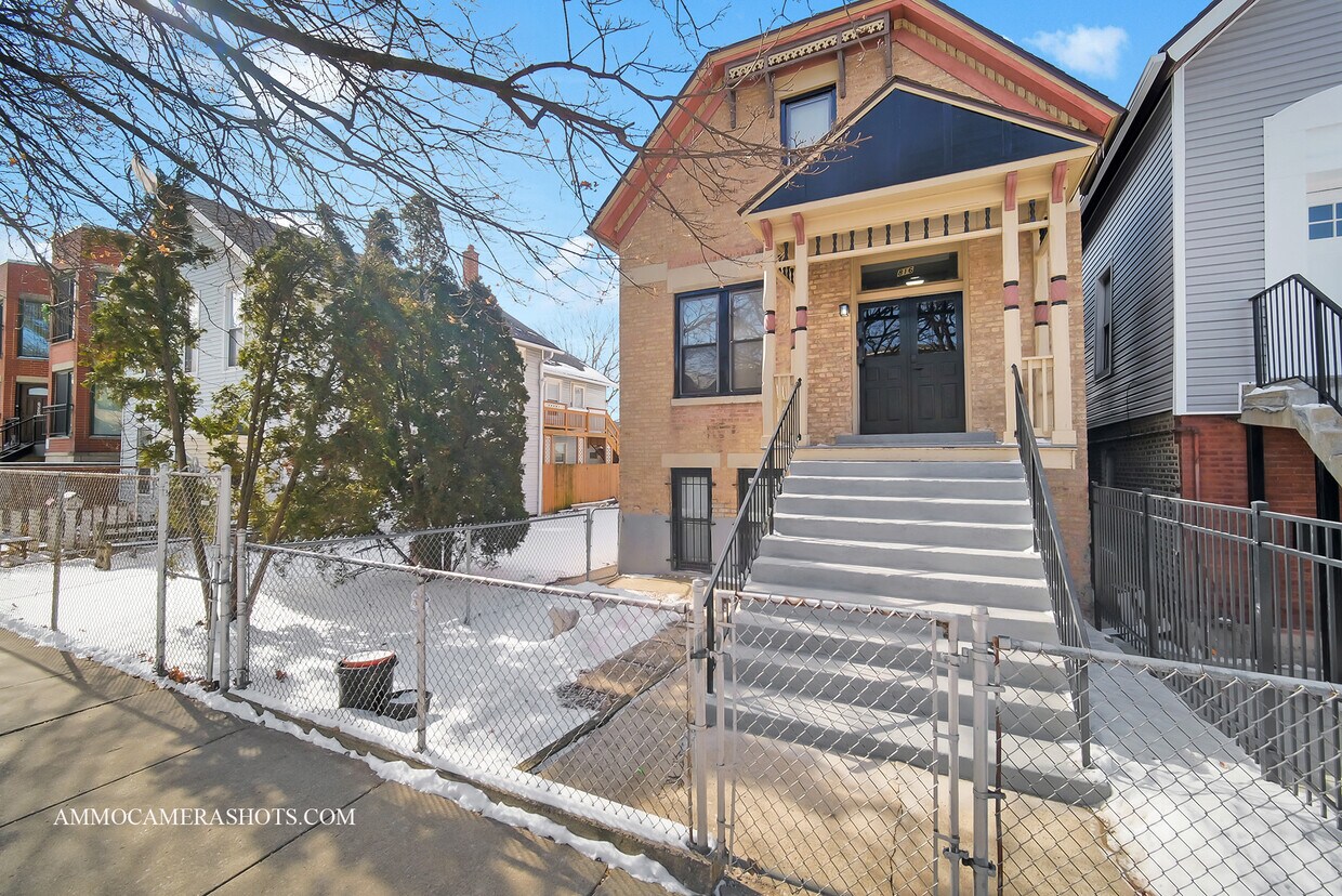 Foto principal - 816 S Leavitt St