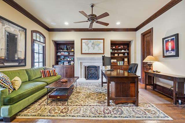 Foto del edificio - 6815 Park Ln
